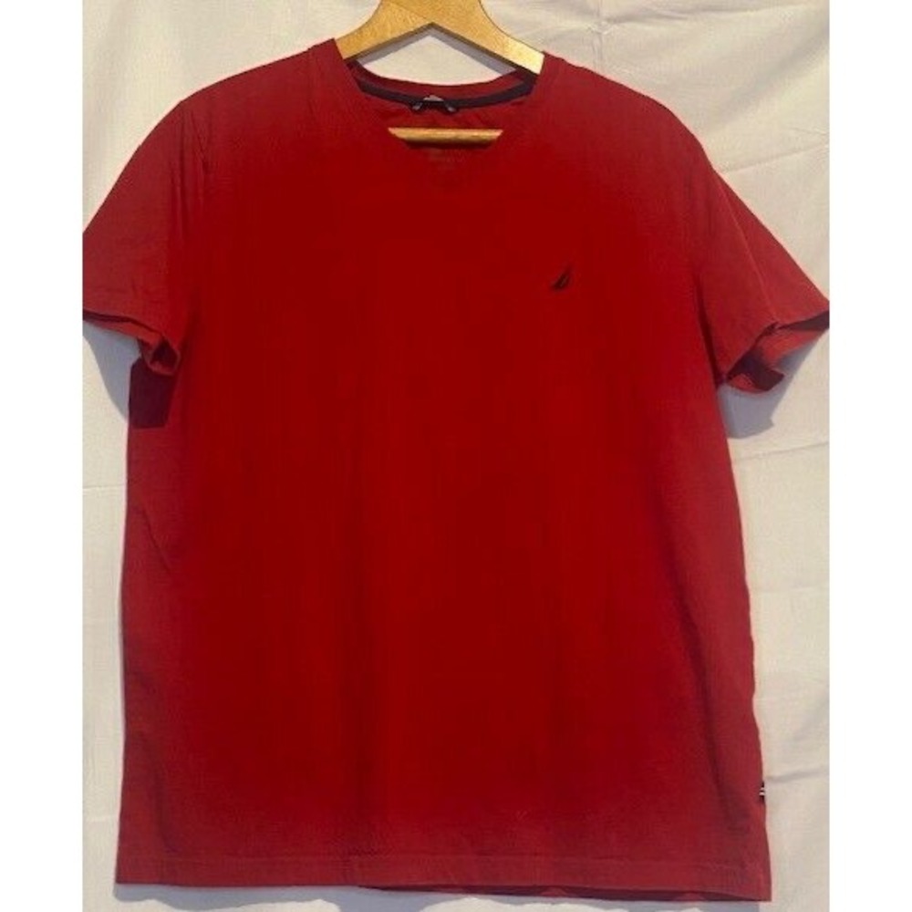 NAUTICA Deck T-Shirt Men's MEDUIM Red SHORT SLEEVE V-Neck TRIMMER FIT‎ solid